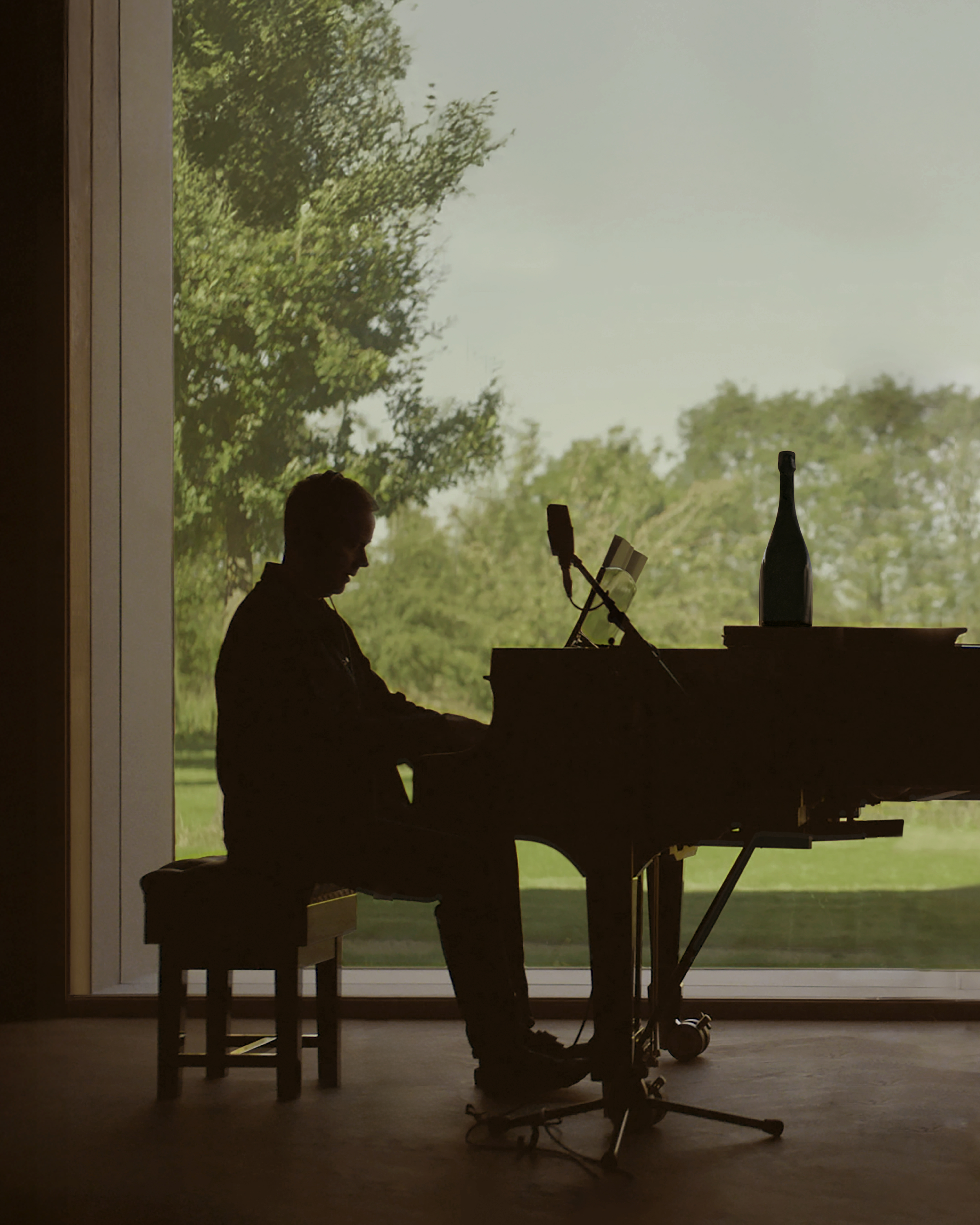 Composer Max Richter and Krug champagnes