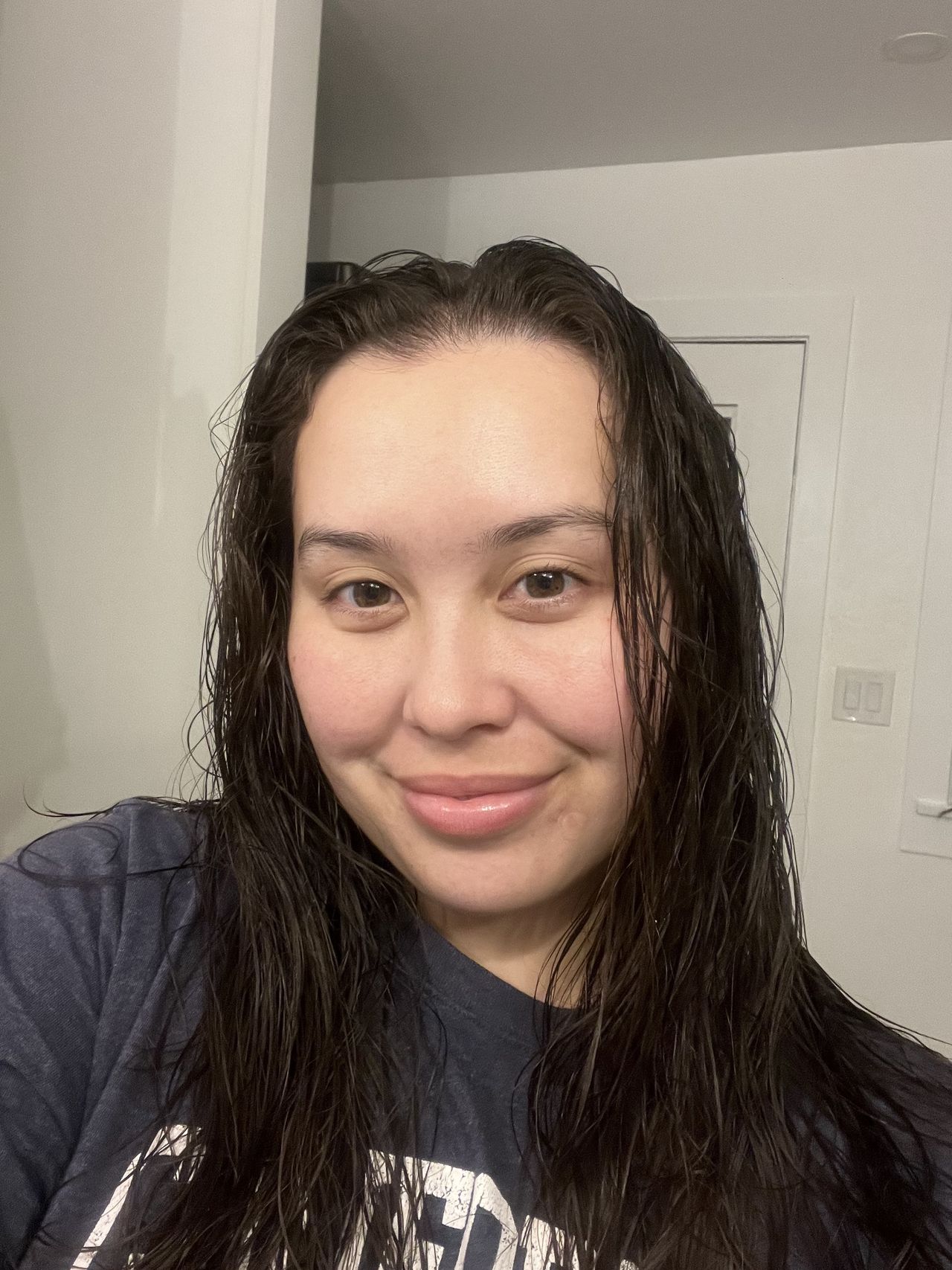 Catharine Malzahn with wet hair before testing GHD Helios Hair Dryer