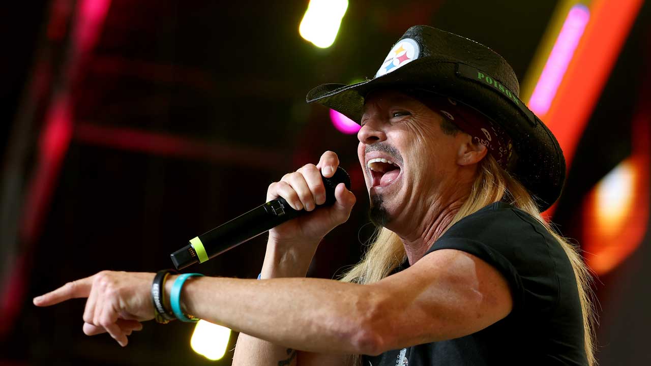Bret Michaels onstage