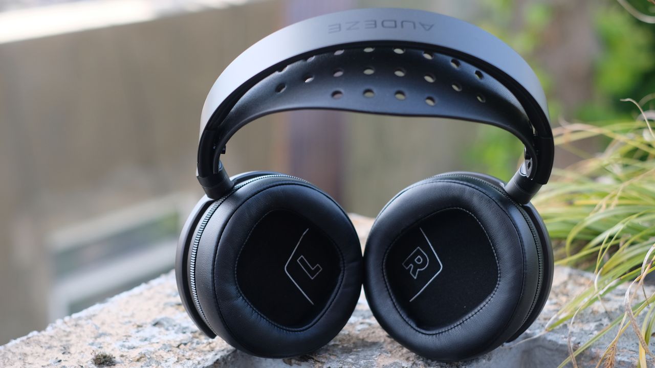 Photograph of Audeze Maxwell 2 headphones