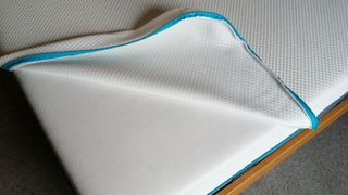 Simba Hybrid Luxe mattress with cover zipped open