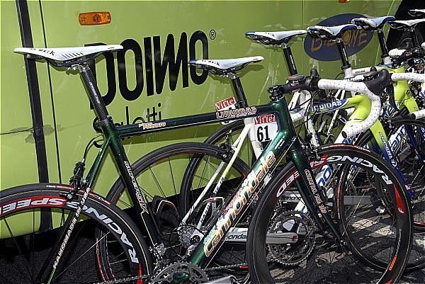 Filippo Pozzato (Liquigas) is riding a retro-style Cannondale Super Six.