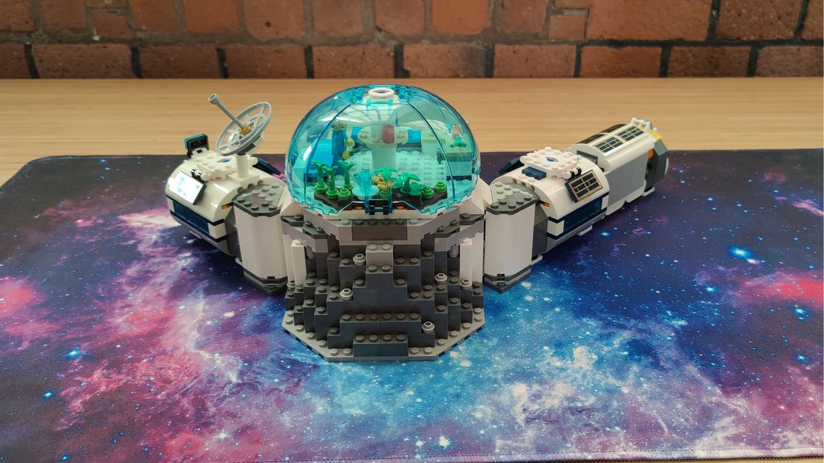 Lego Lunar Research Base