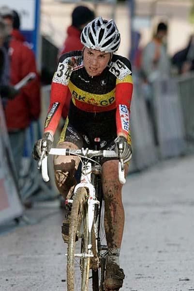 Sanne Cant rides to seventh.