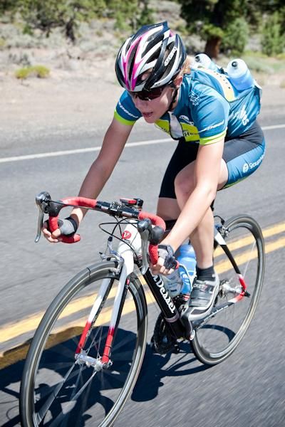 Rachel Warner (Group Health) tries her hardest to hold off the group.