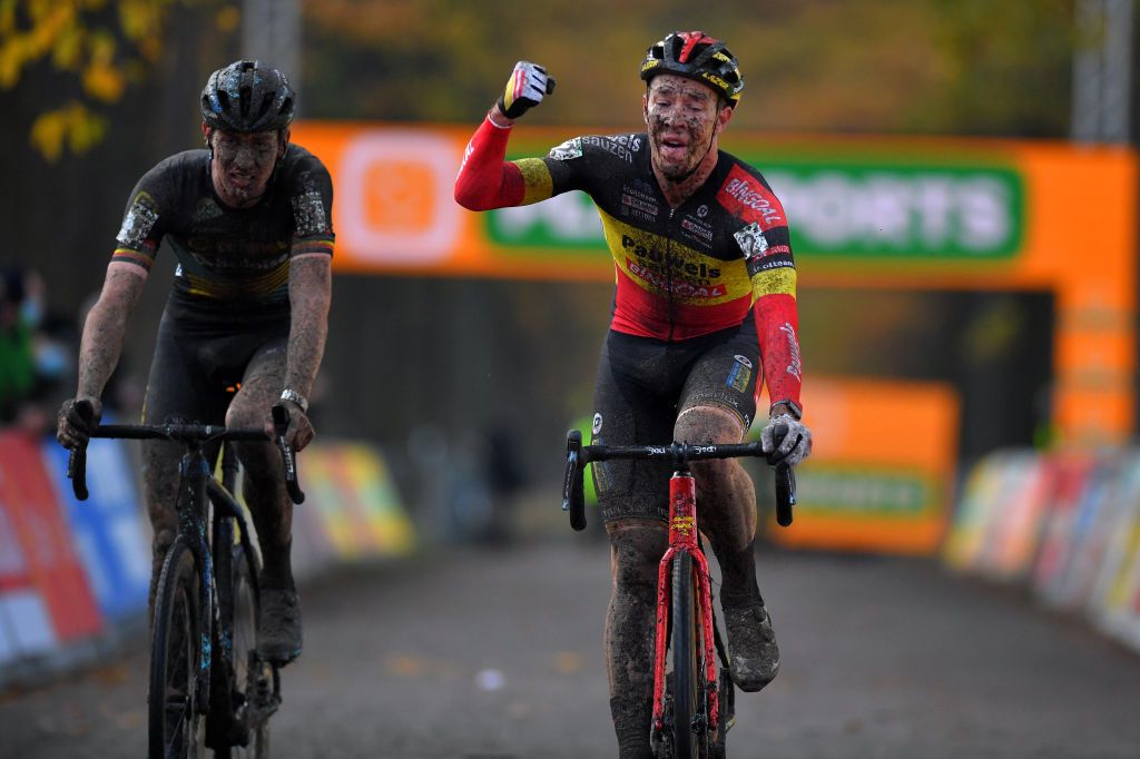 Laurens Sweeck celebrates taking third place