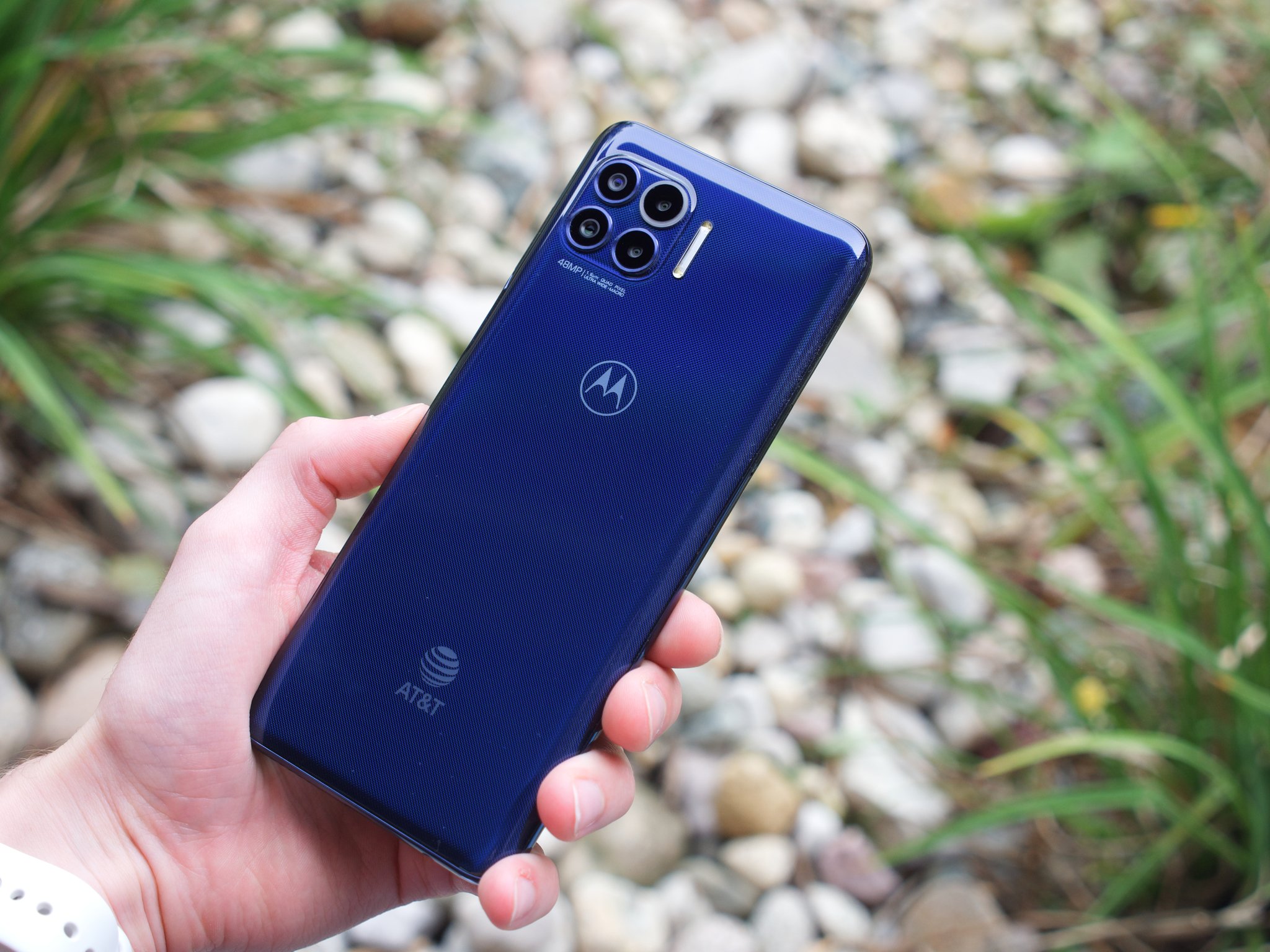 Motorola One 5G Review: It Has Battery for Days