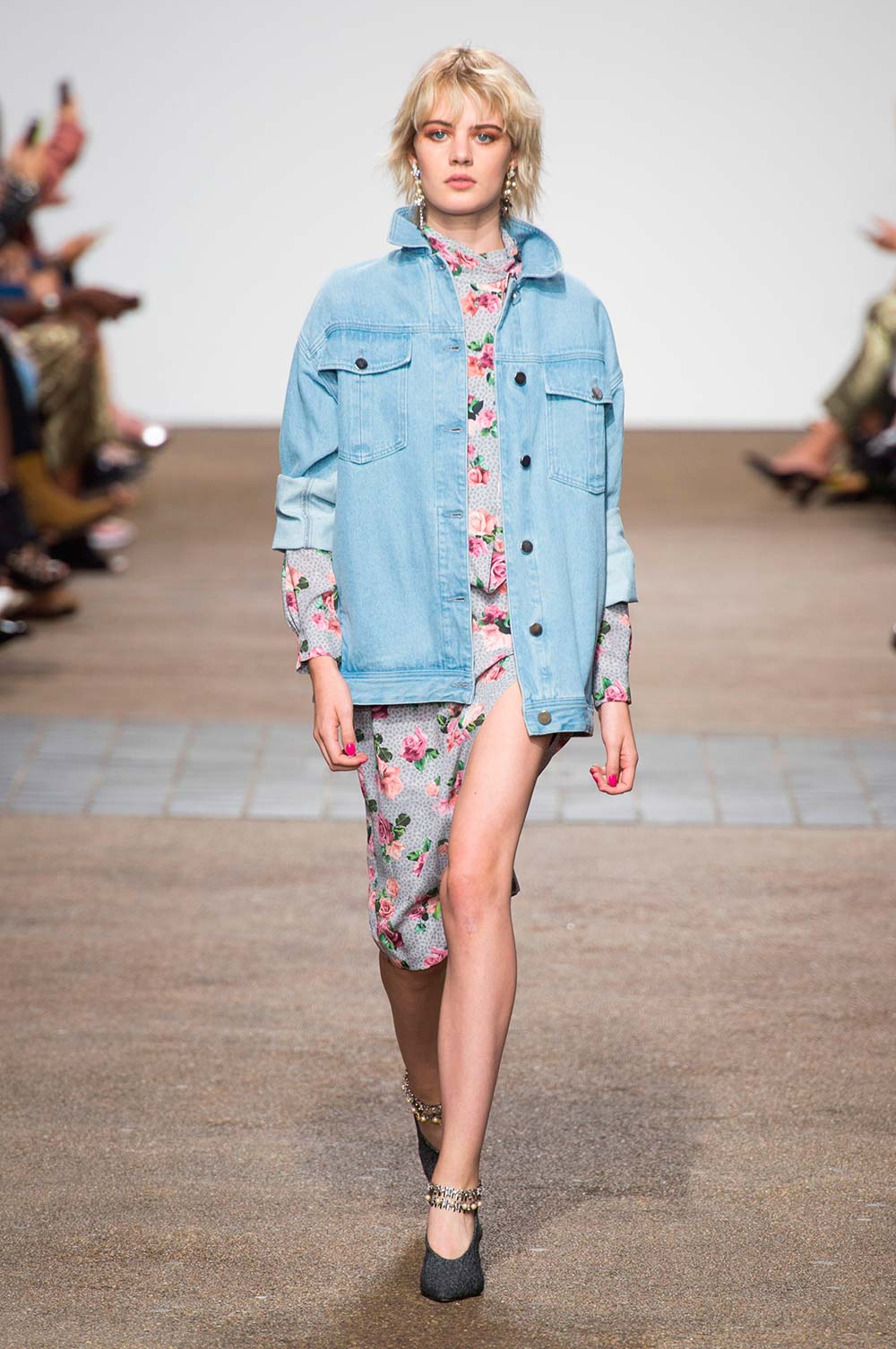 Topshop-Unique-Spring-summer-2017-LFW-19