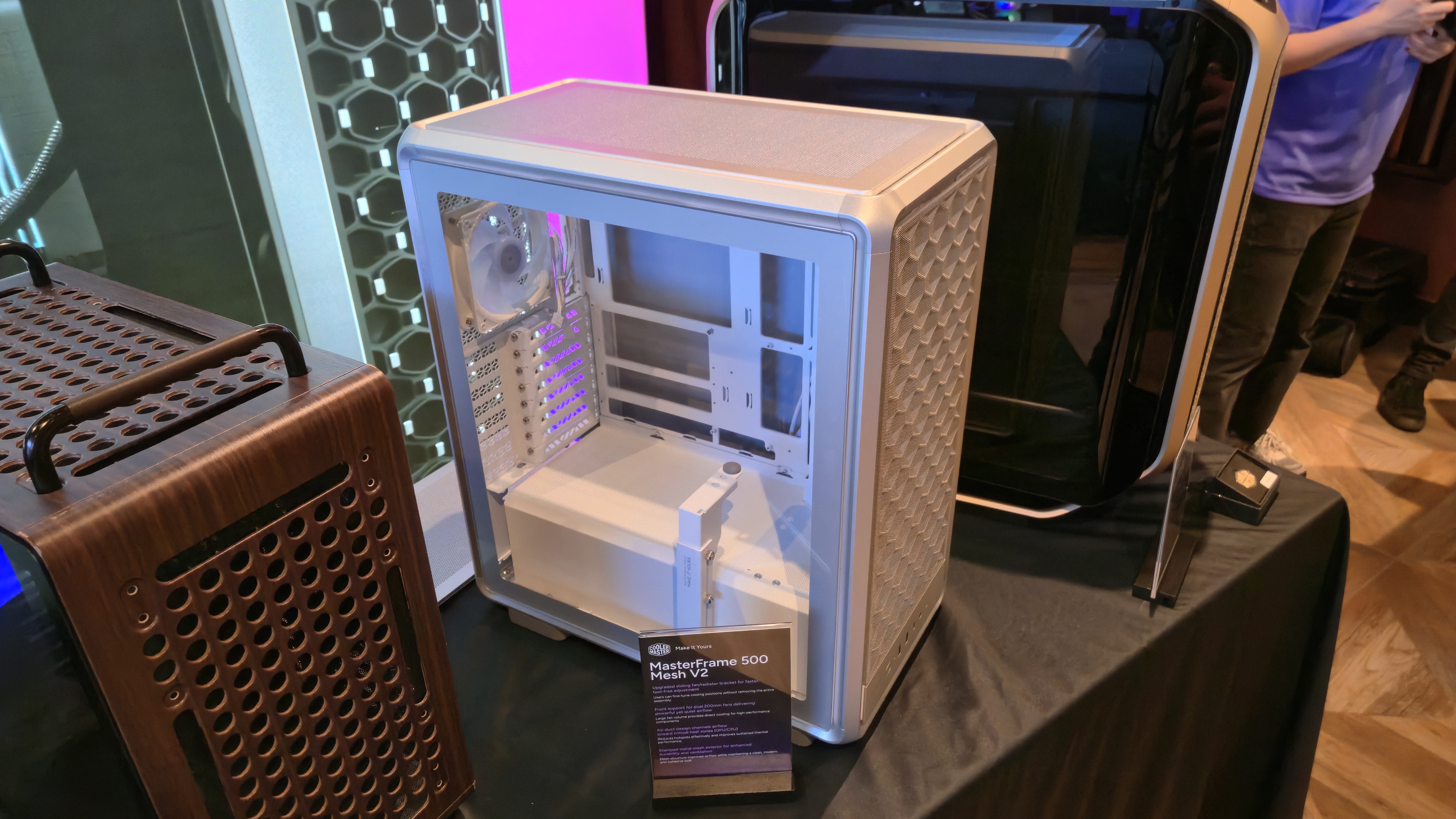 Cooler Master MasterFrame 500 Mesh V2