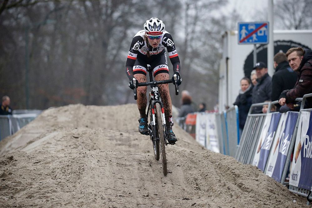 Lucinda Brand (Team Sunweb) wins Dutch cyclo-cross title