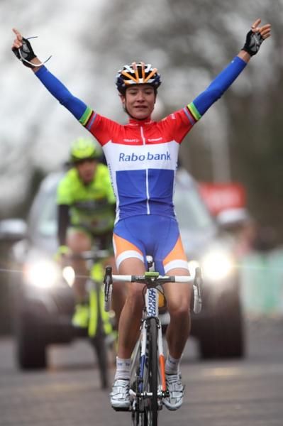 Marianne Vos (Rabo Women) took the Euregio Cup ahead of Marta Bastianelli (SC MCipollini Giambenini) and Elizabeth Armitstead (AA Drink)