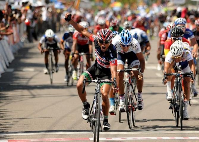 Ronnel Hualda (Team 7 Eleven Presented by Roadbike Philippines) takes the Stage 6 win at Tour de Singkarak