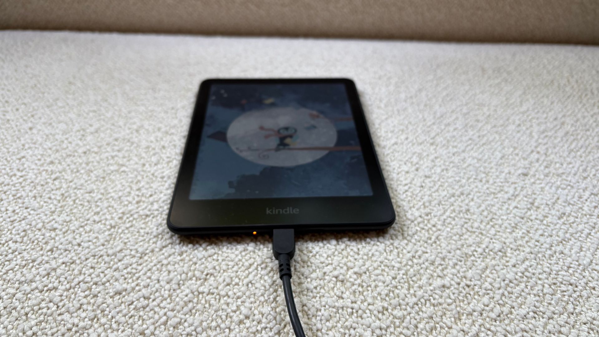 Charging the Kindle Colorsoft