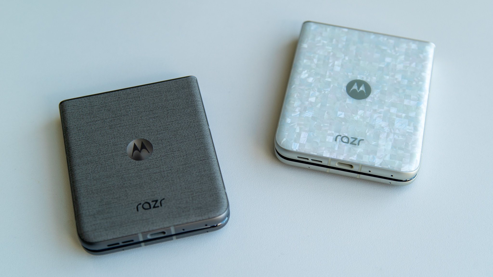 Two Motorola Razr 2026 color options
