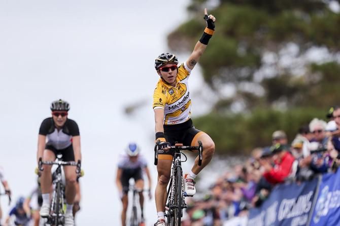 Giorgia Bronzini wins her second race in three days