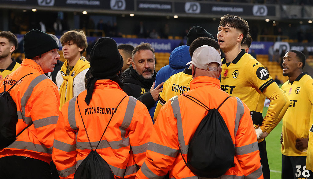 “Due mesi fa hanno cantato il mio nome” Vitor Pereira si scontra con i tifosi del Wolverhampton Wanderers dopo la sconfitta del Burnley “Due mesi fa hanno cantato il mio nome” Vitor Pereira si scontra con i tifosi del Wolverhampton Wanderers dopo la sconfitta del Burnley