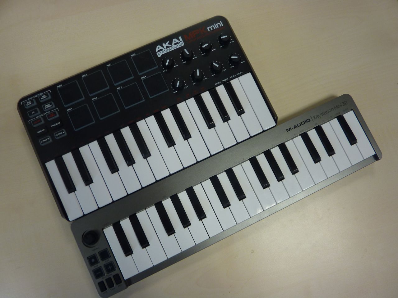 For the sake of size comparison, here's a shot of the Keystation Mini 32 next to Akai's 25-note MPK mini.
