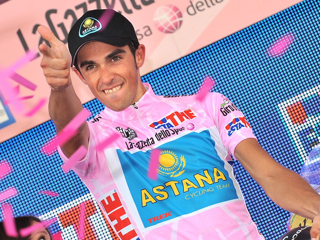 Contador's famous 'El Pistolero' salute