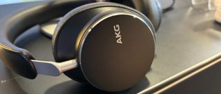 AKG N9 Hybrid in black