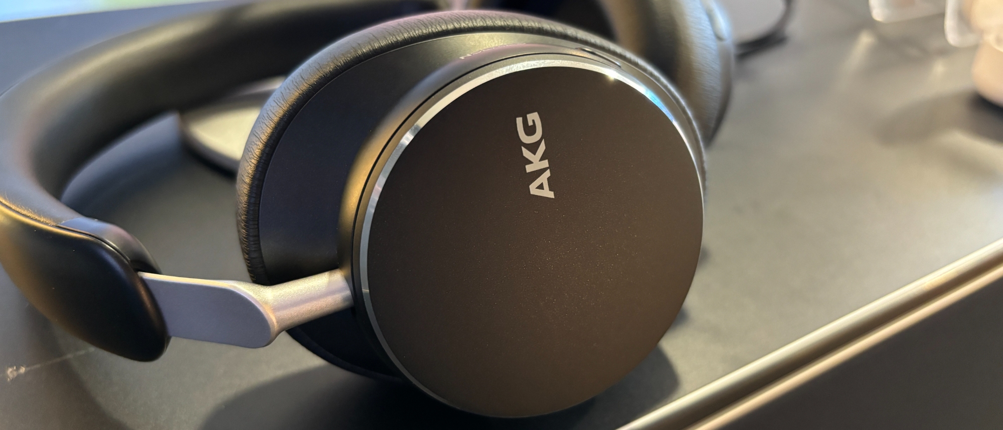 Hands on: AKG N9 Hybrid wireless headphones