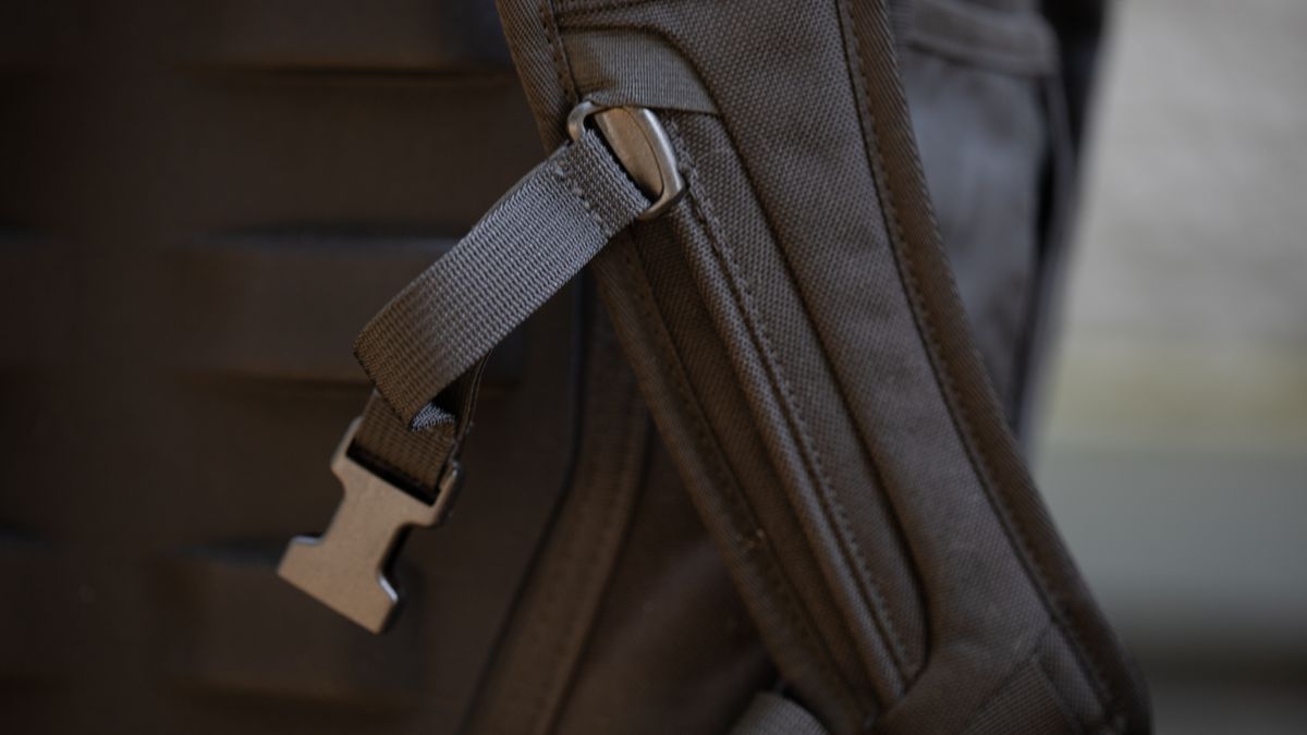 Chrome Industries Bravo 3.0 sternum strap