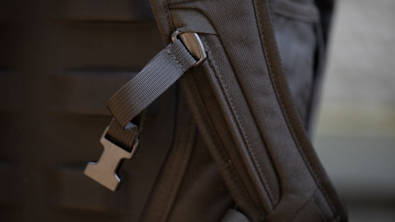 Chrome Industries Bravo 3.0 sternum strap