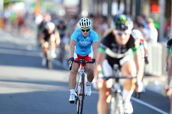 Rebecca Werner (Specialized SA) finished in the bunch and retained her lead in the Santos Cup.