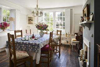 Dining room with drinks trolley