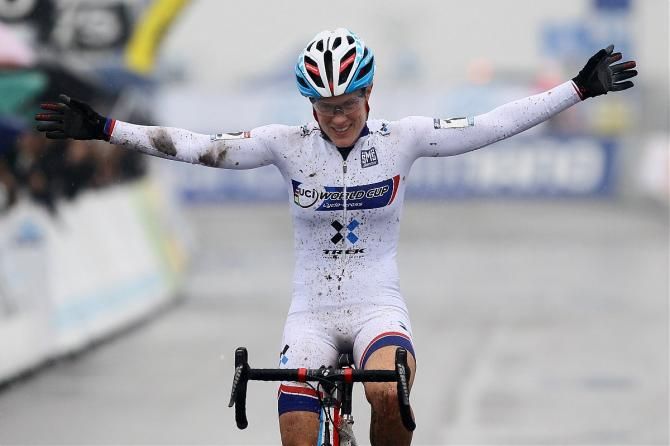 World Cup leader Katie Compton (Trek Cyclocross Collective) soloed to victory in Koksijde, Belgium, the World Cup's third round.