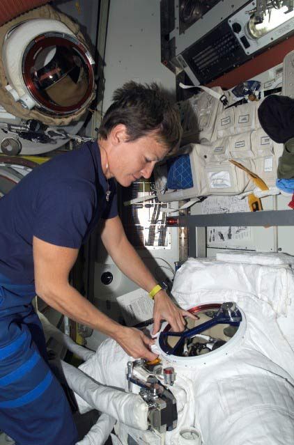 NASA: Spacesuit's Smoky Smell Prompts Spacewalk Ban | Space