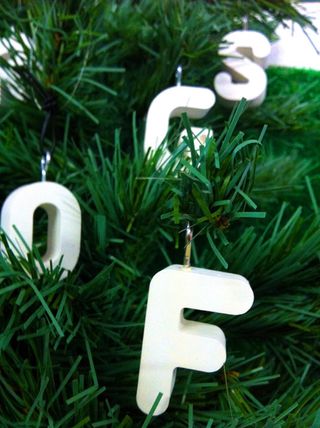 How good would these alphabet decorations look on your Christmas tree?