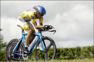 Alberto Contador fights to retain his lead on stage 18 of the 2007 Tour de France (Watson)