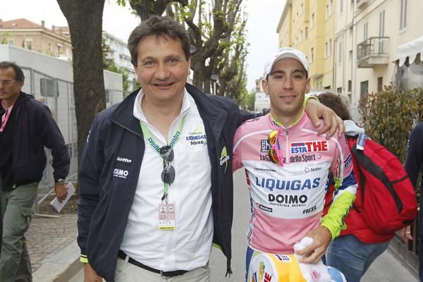 Roberto Amadio and new race leader Vincenzo Nibali