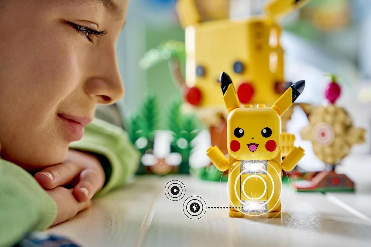 LEGO Pok&eacute;mon SMART PLAY Pikachu treehouse set