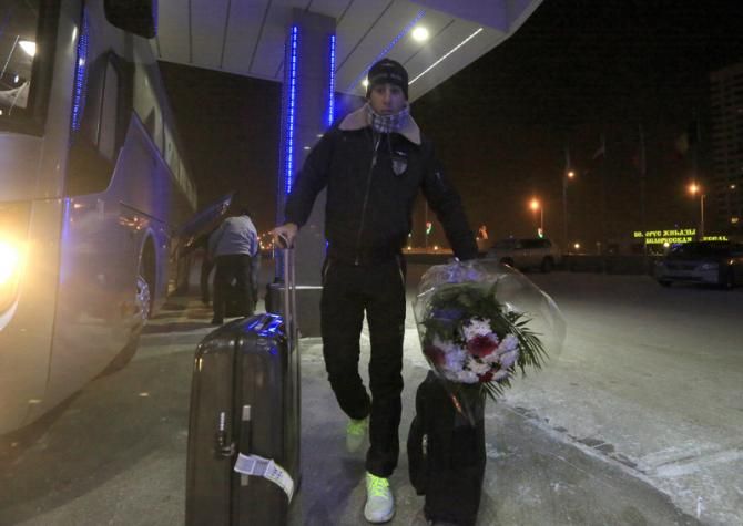 Vincenzo Nibali arrives in a very cold Astana for the 2013 team presentation