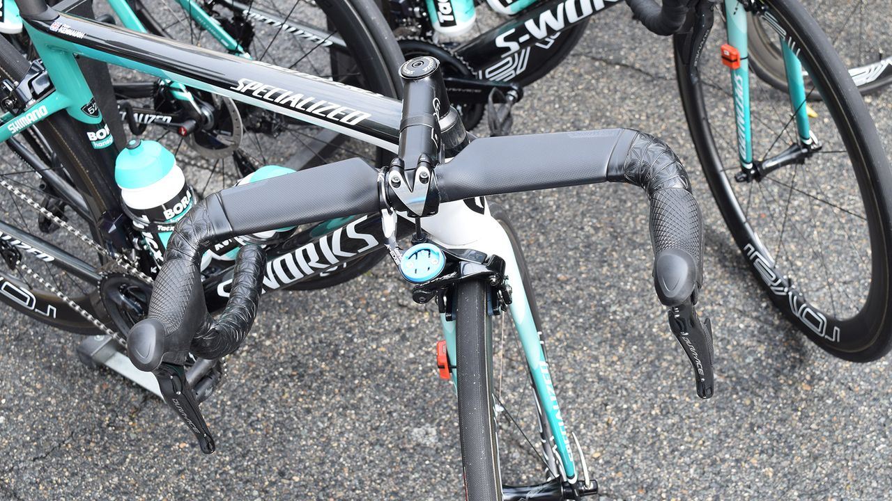 Peter Kennaugh appeared to be running the Aerofly handlebars on his Tarmac, suggesting they are compatible with a regular stem setup