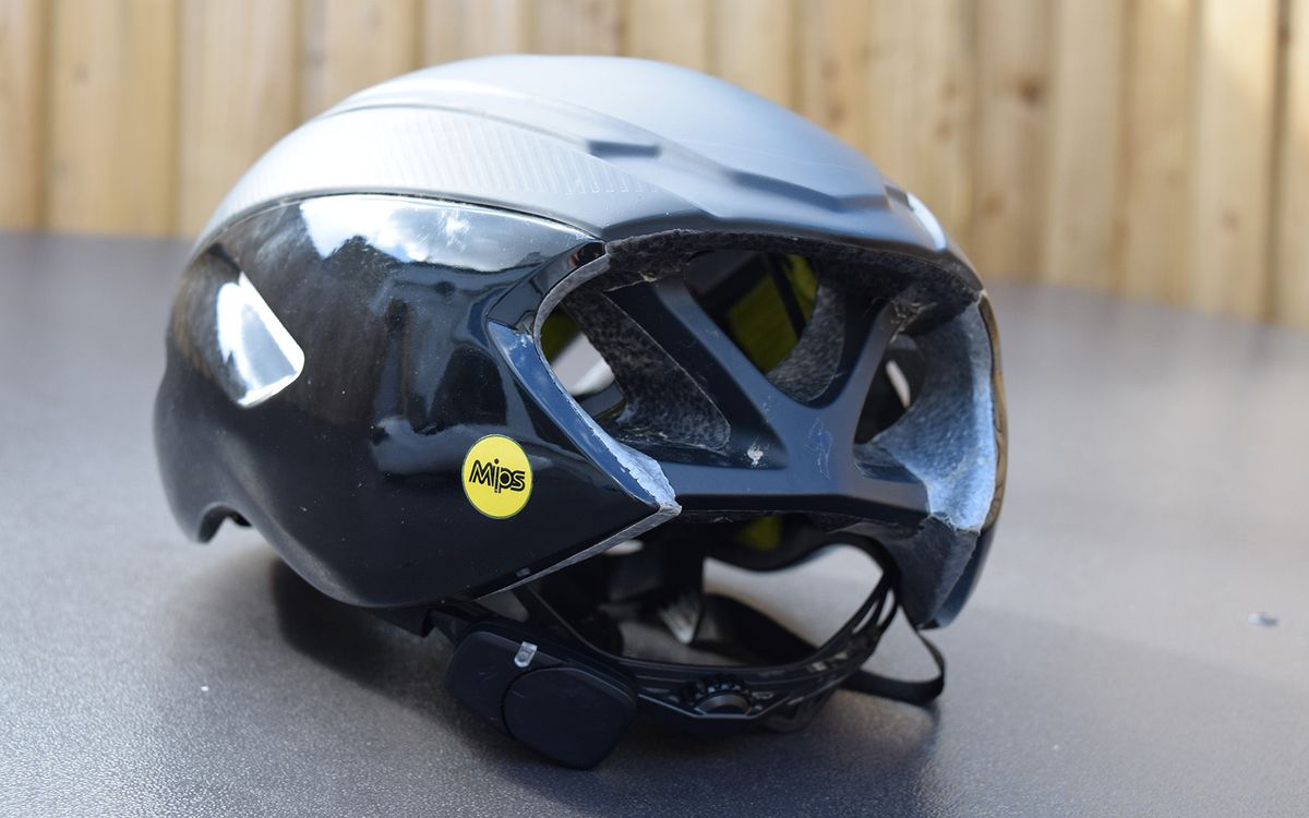 The ANGi device is located on the rear of the cage underneath the shell of the helmet