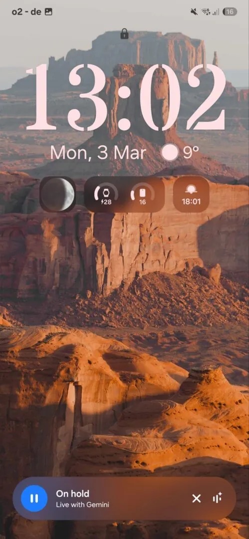 Gemini Live integration with the Now Bar feature on the Galaxy S25