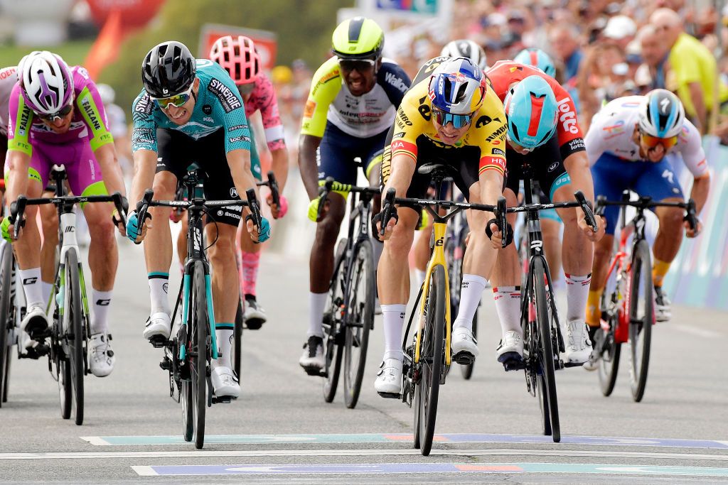 Wout Van Aert (Jumbo-Visma) wins Bretagne Classic - Ouest-France