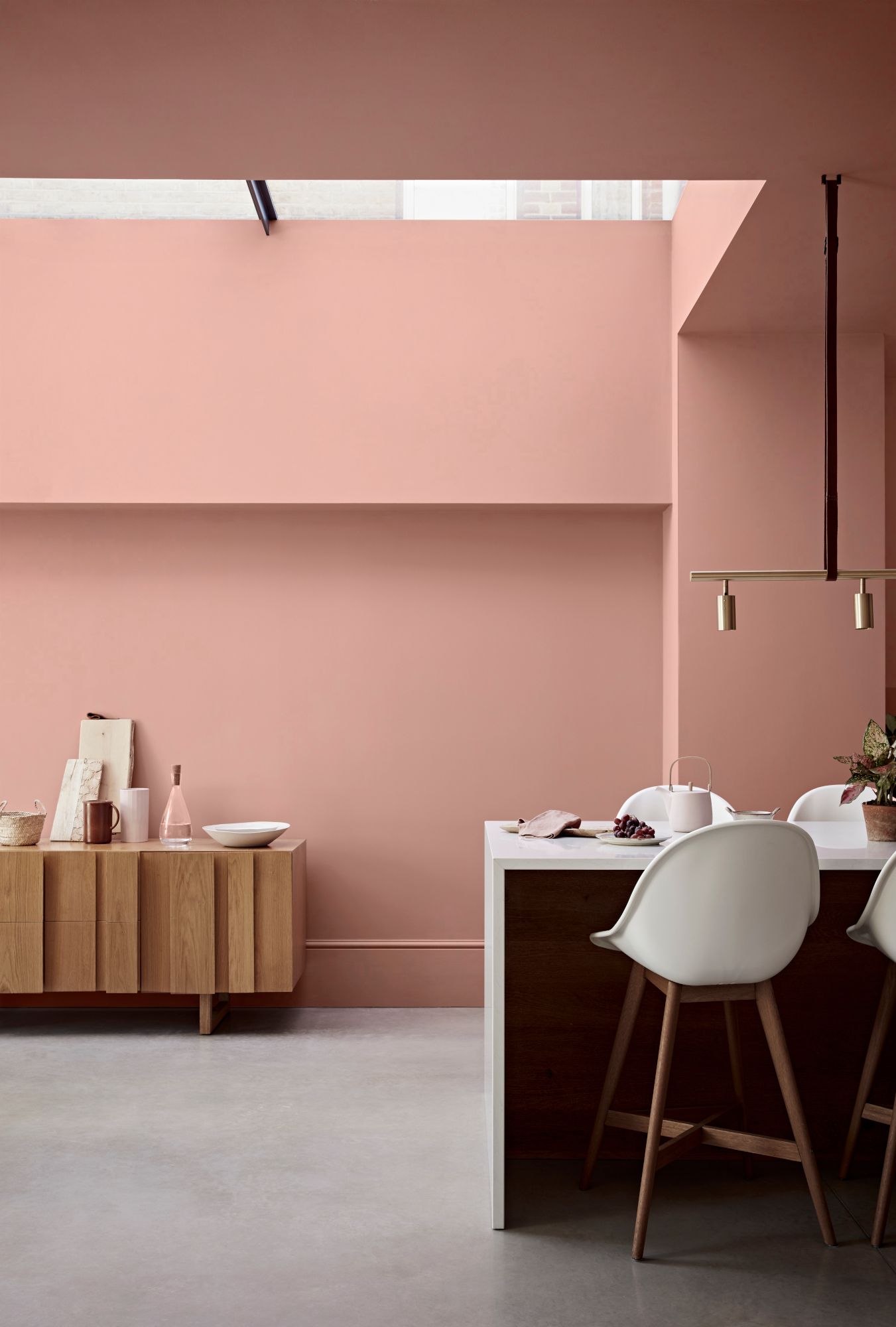 What colors make a room feel bigger and brighter? Livingetc