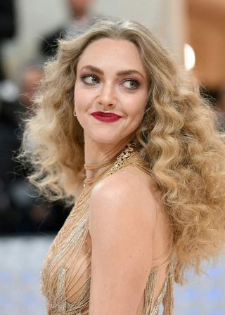 US actress Amanda Seyfried arrives for the 2023 Met Gala at the Metropolitan Museum of Art on May 1, 2023, in New York. - The Gala raises money for the Metropolitan Museum of Art's Costume Institute. The Gala's 2023 theme is "Karl Lagerfeld: A Line of Beauty."