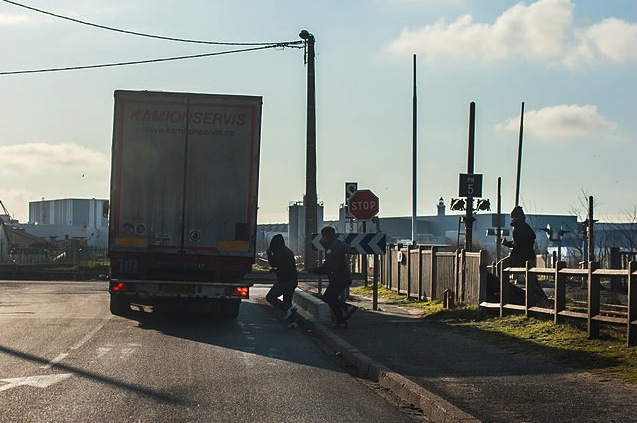 migrants-F1WPNP-copy-1.jpg