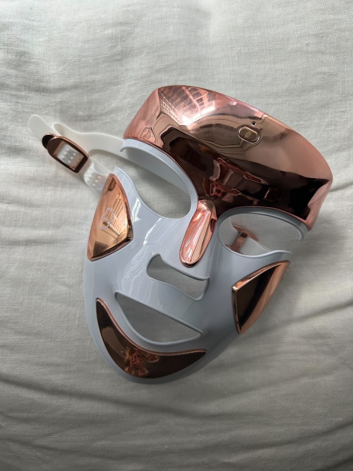 Junior beauty editor, Grace Lindsay, testing the Dr Dennis Gross LED mask