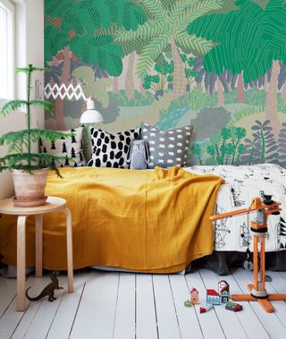 Jungle wallpaper designed by Rina Donnersmarck