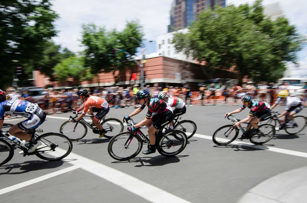 The women close in on the final lap