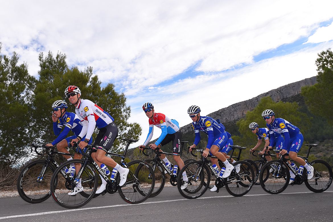 Philippe Gilbert on the phone. Asking for directions?