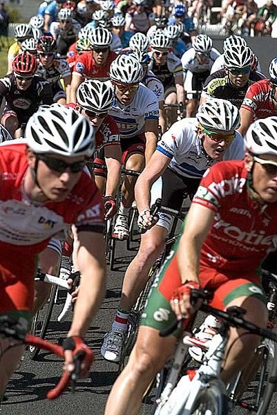 The peloton had to cover 30 laps of a 1.2-kilometre circuit in Ulverstone.