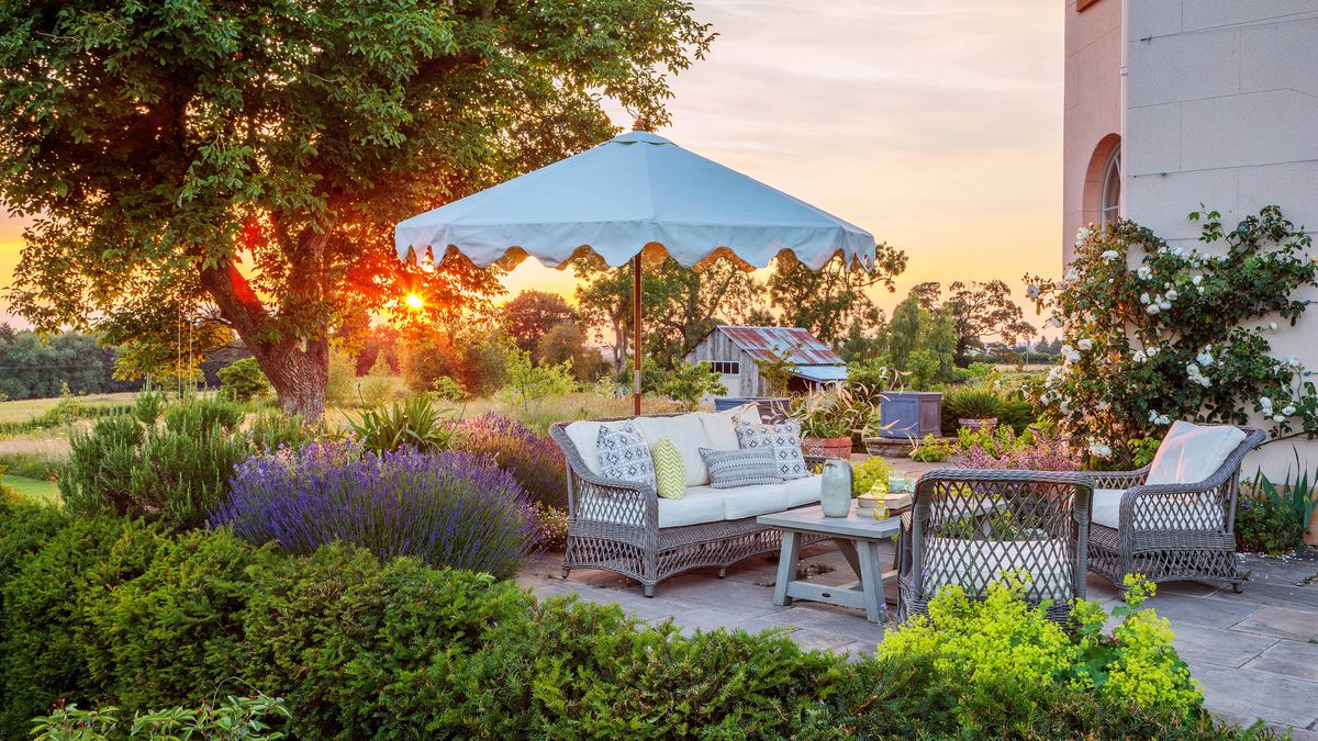 Patio sizes Just how big should a patio be? Homebuilding