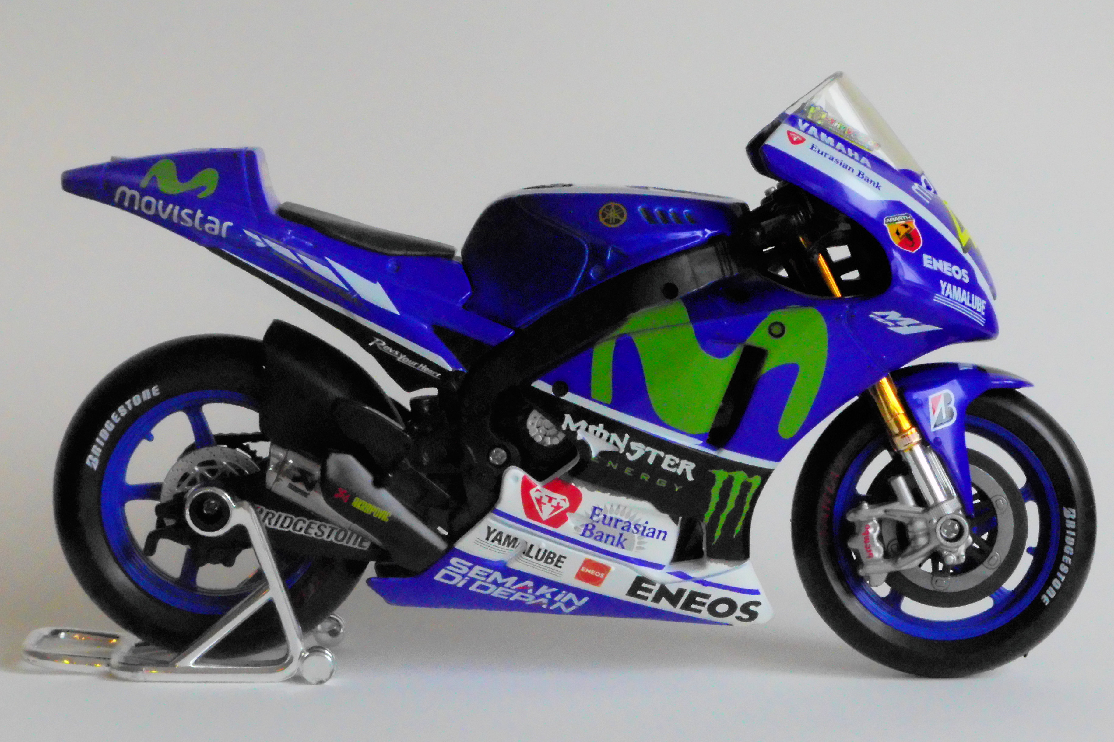 Yashica City 200 sample shots, image noise