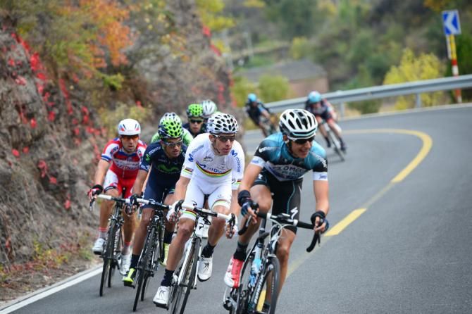 Rui Costa (Movistar) shows his rainbow jersey at the front
